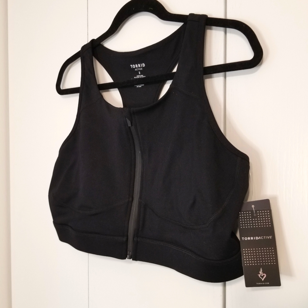 NWT Triple Hook Zip Front Black Torrid Sports Bra
